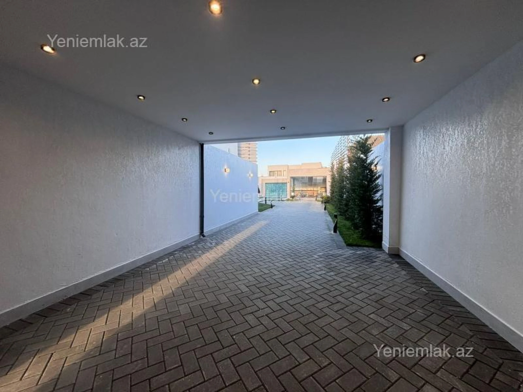 Satılır 5 otaqlı həyət evi 250 m²