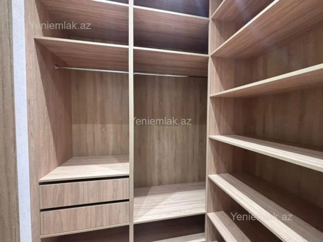 Satılır 5 otaqlı həyət evi 250 m²