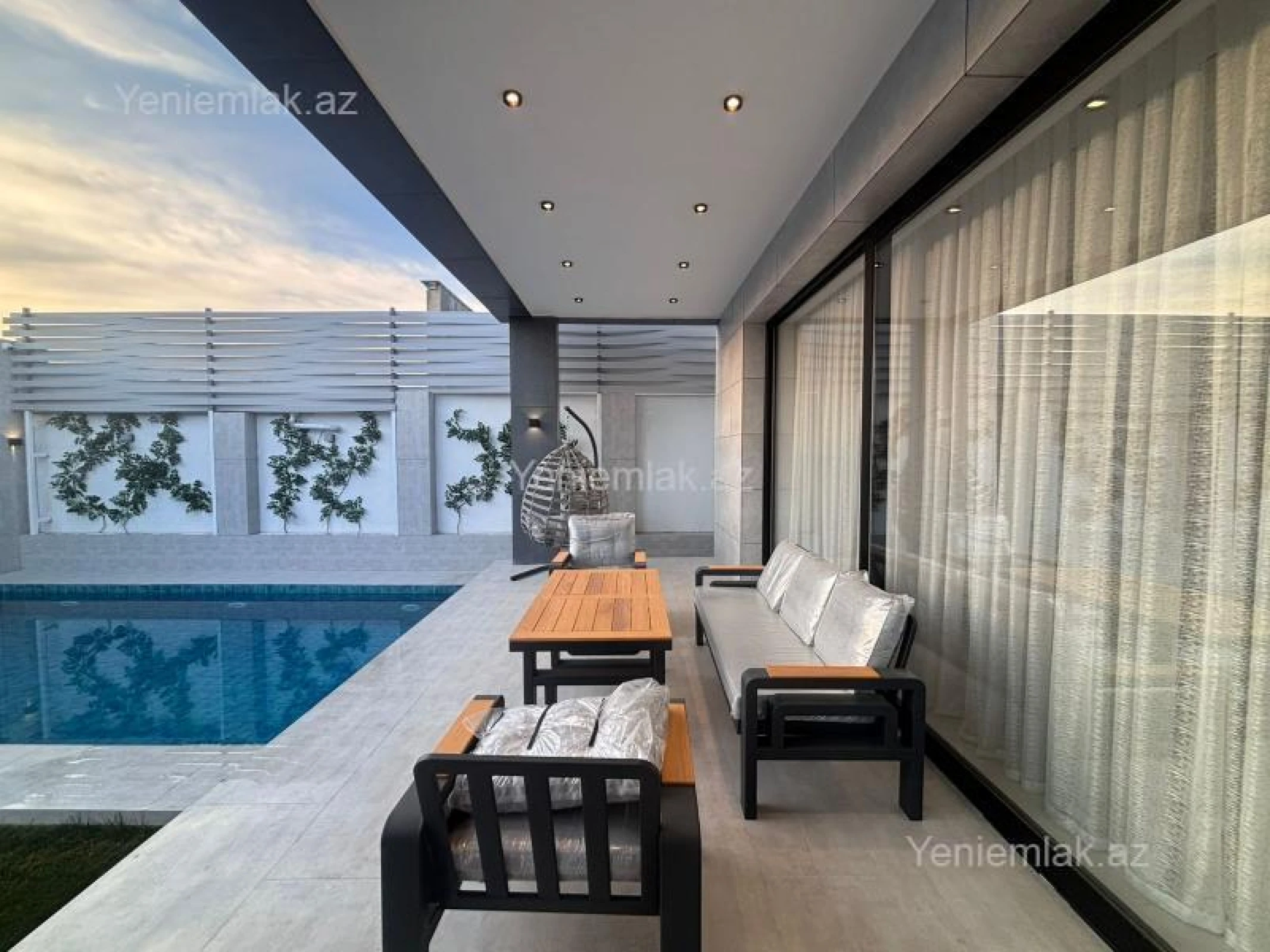 Satılır 5 otaqlı həyət evi 250 m²