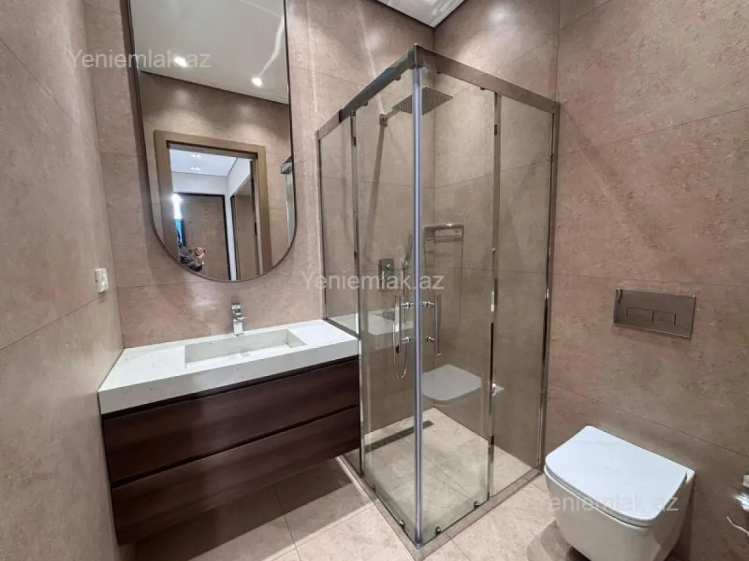 Satılır 5 otaqlı həyət evi 250 m²