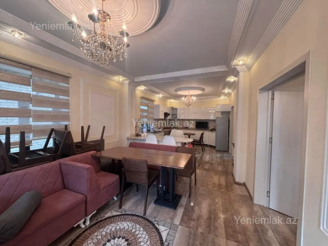 Satılır 5 otaqlı həyət evi 200 m²