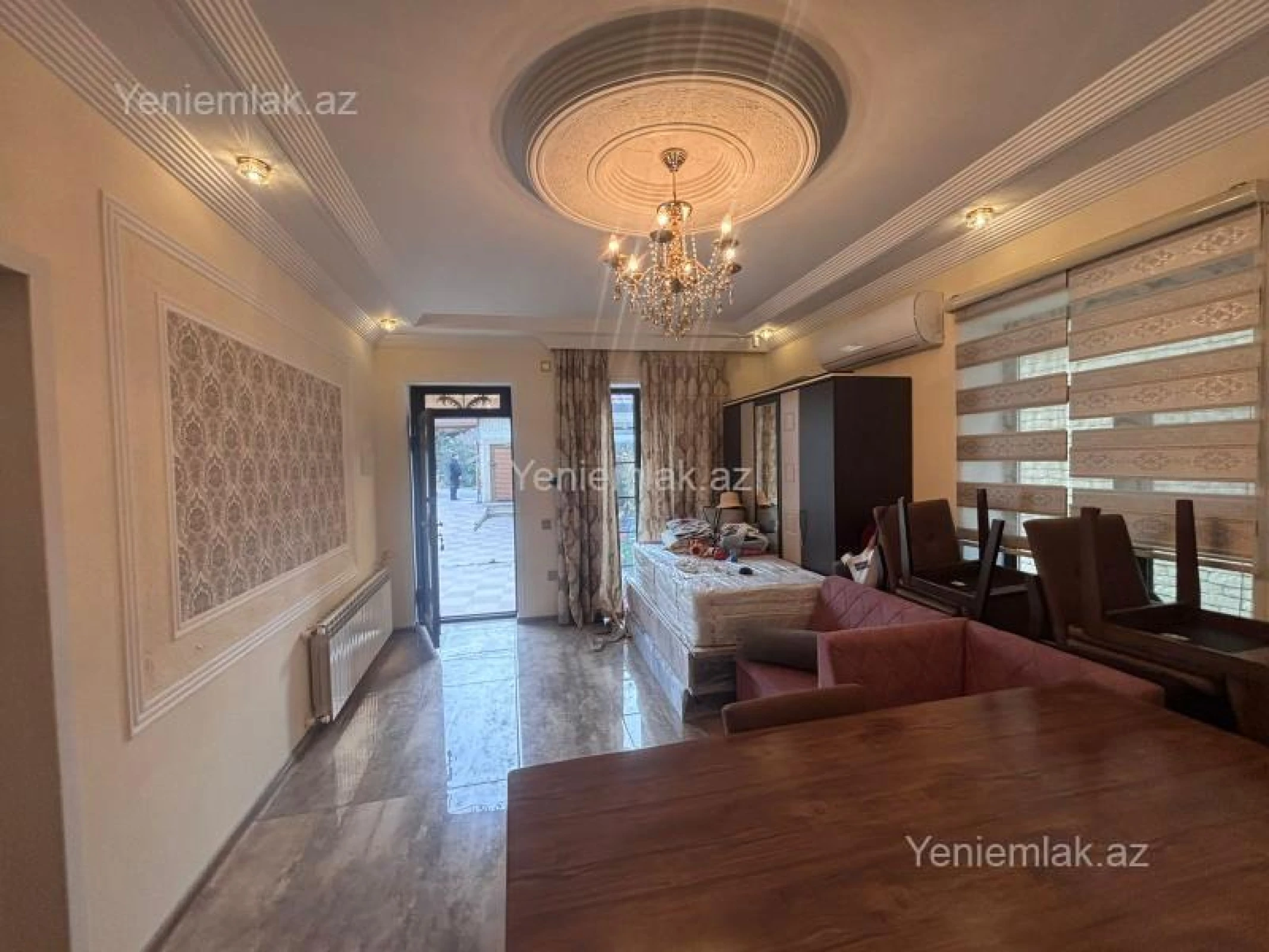 Satılır 5 otaqlı həyət evi 200 m²