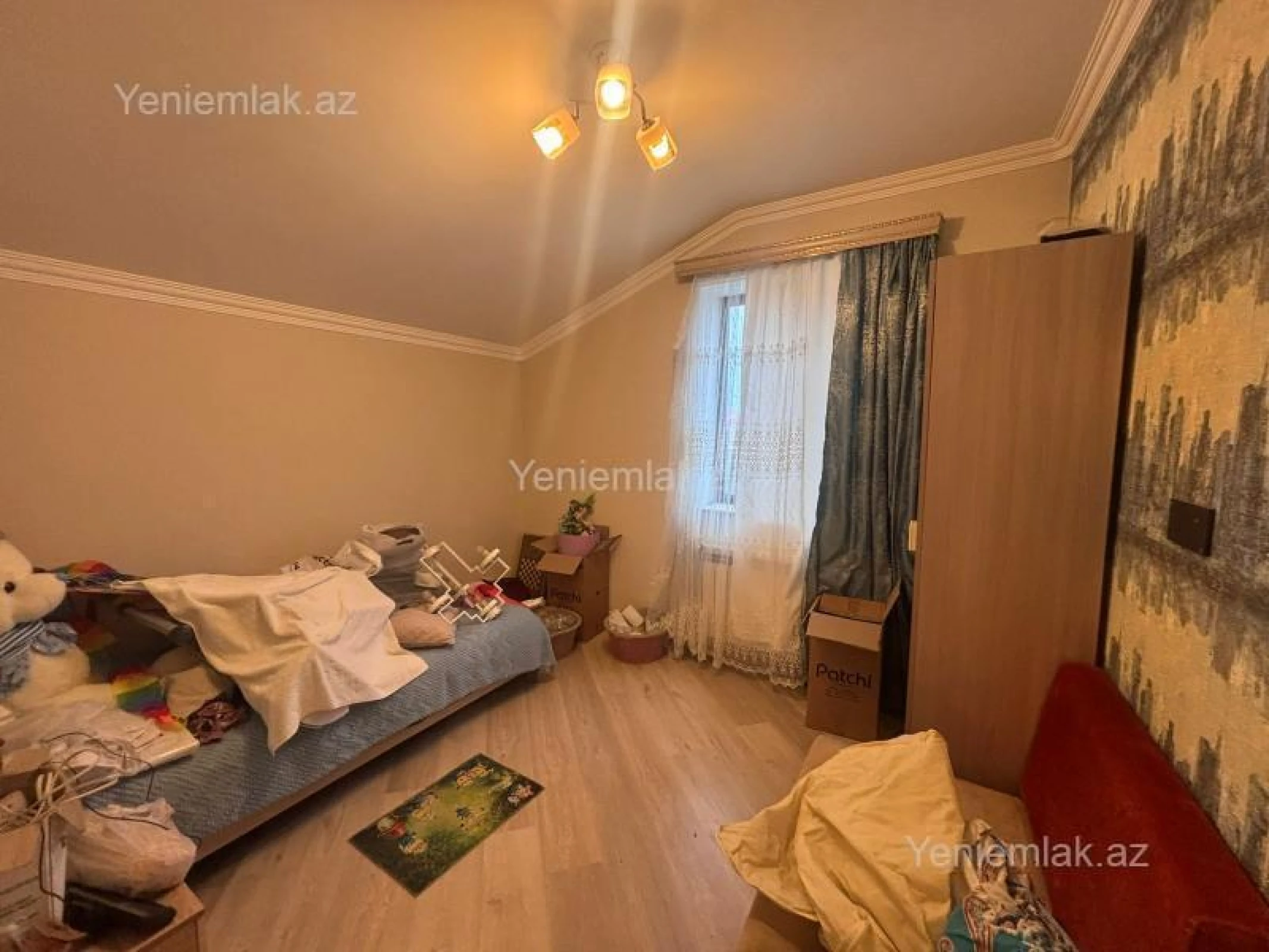 Satılır 5 otaqlı həyət evi 200 m²