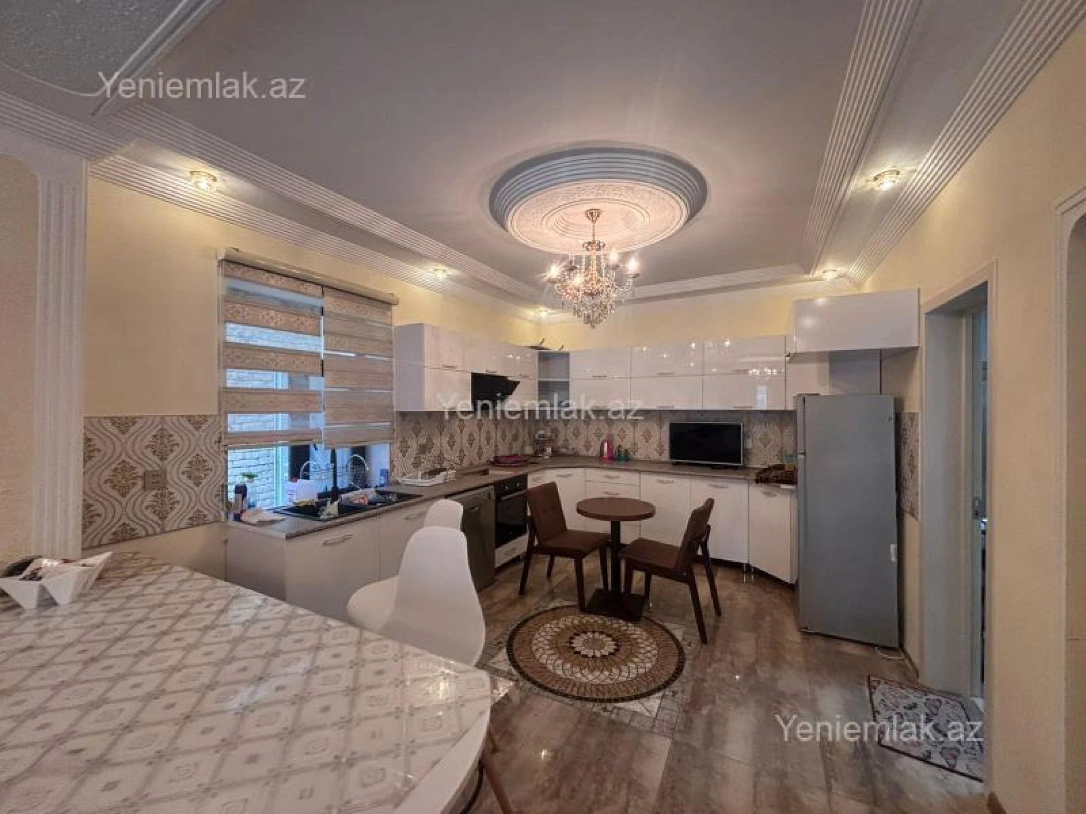 Satılır 5 otaqlı həyət evi 200 m²