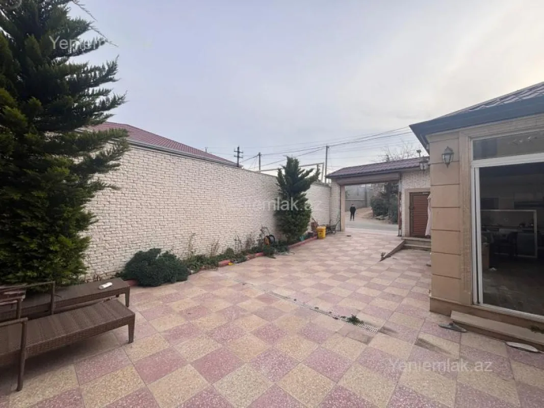 Satılır 5 otaqlı həyət evi 200 m²