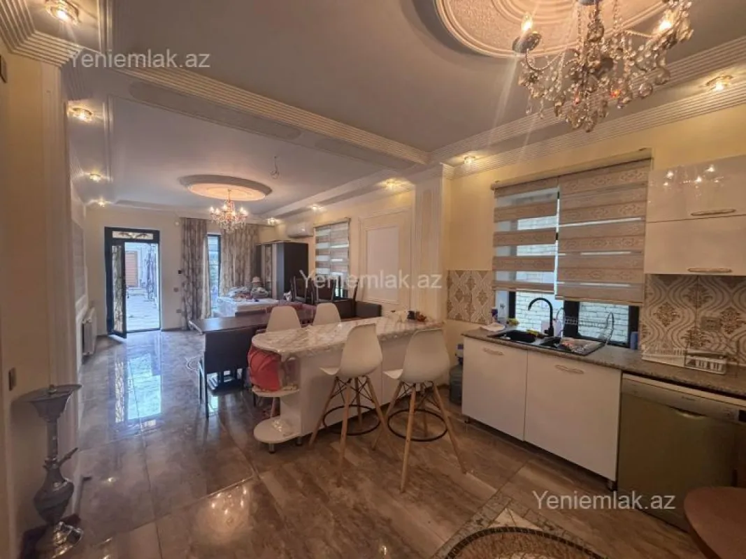 Satılır 5 otaqlı həyət evi 200 m²