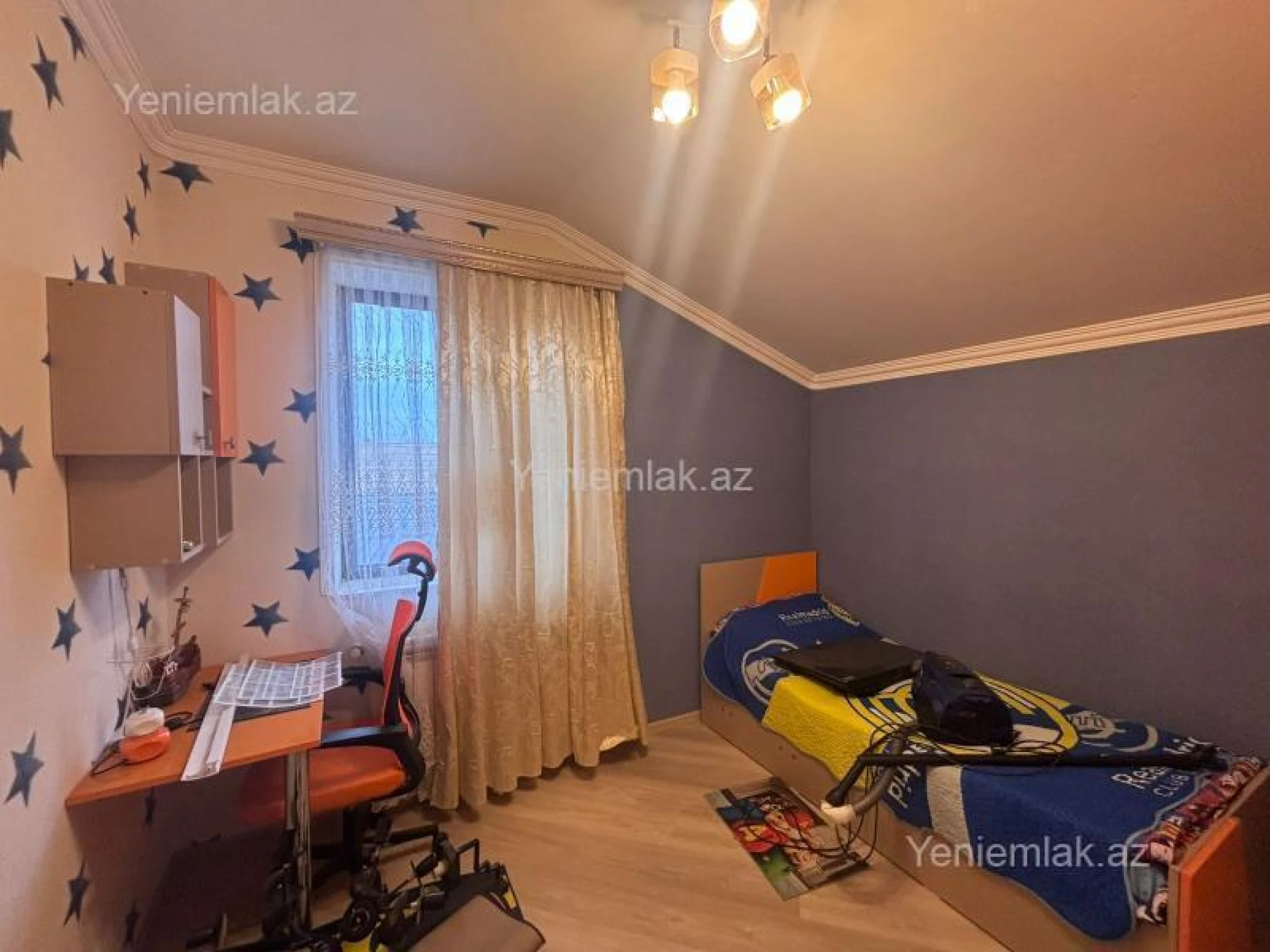 Satılır 5 otaqlı həyət evi 200 m²