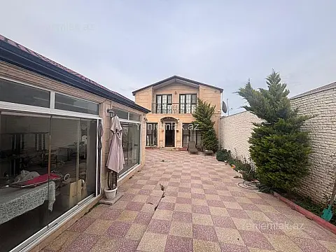 Satılır 5 otaqlı həyət evi 200 m²