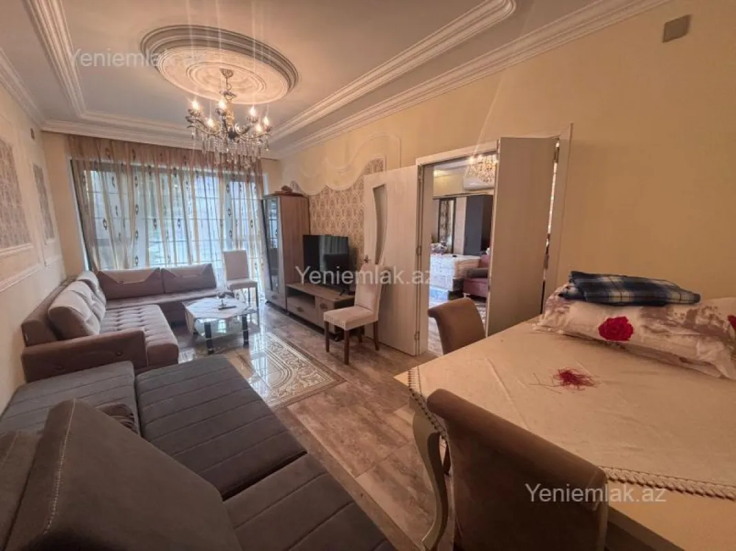 Satılır 5 otaqlı həyət evi 200 m²
