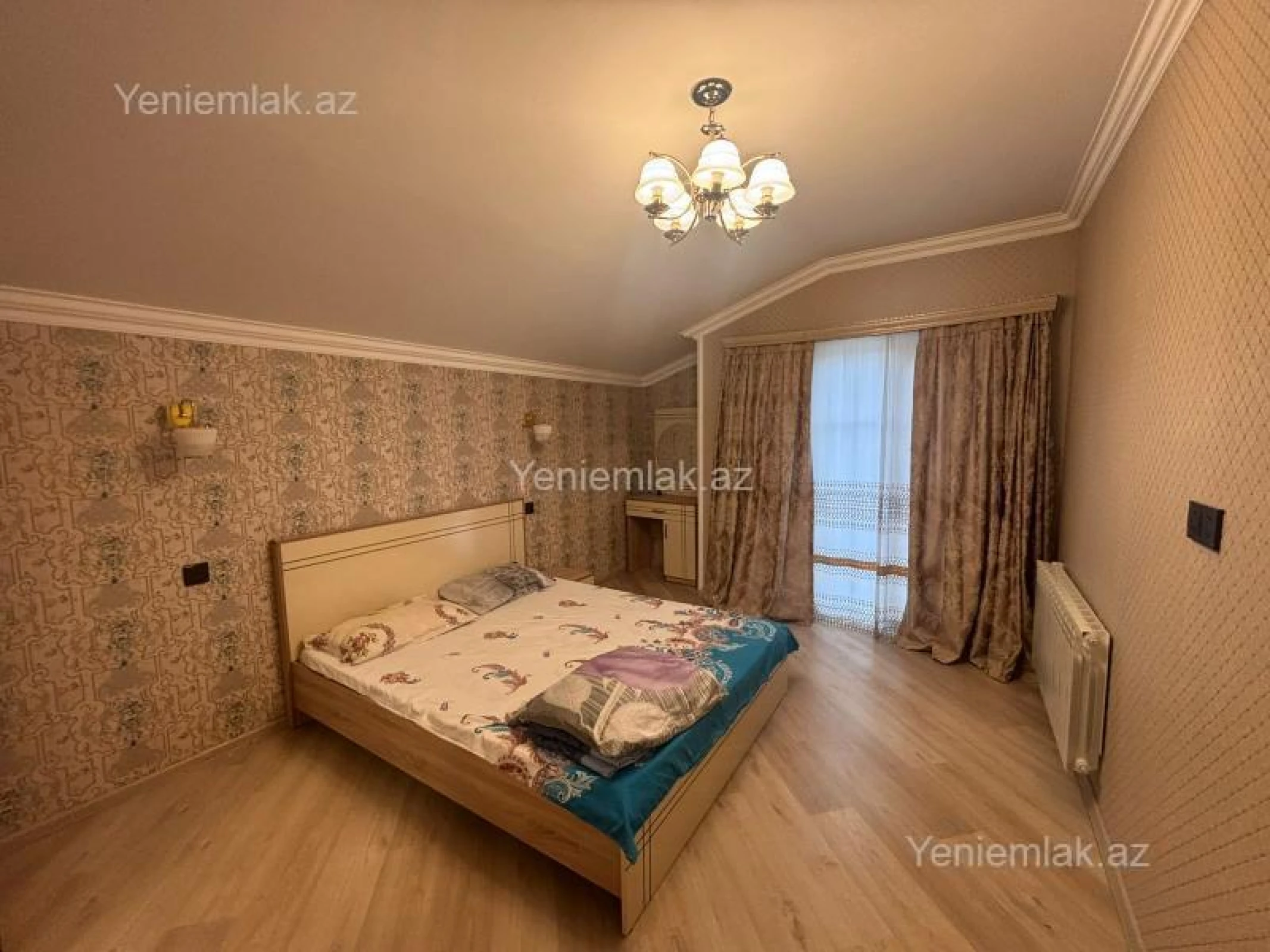 Satılır 5 otaqlı həyət evi 200 m²