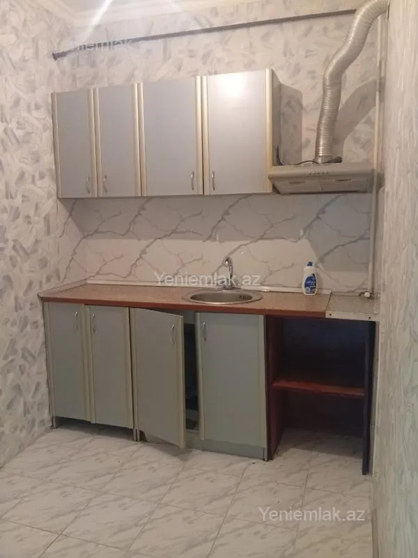 Satılır 2 otaqlı köhnə tikili 40 m²