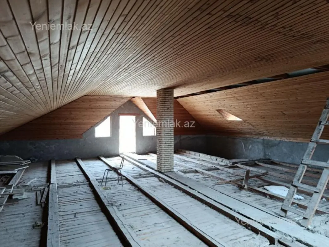 Satılır 4 otaqlı həyət evi 390 m²