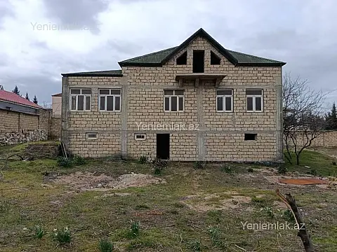 Satılır 4 otaqlı həyət evi 390 m²