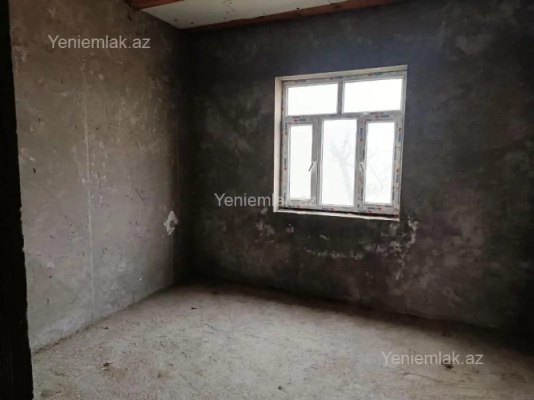 Satılır 4 otaqlı həyət evi 390 m²