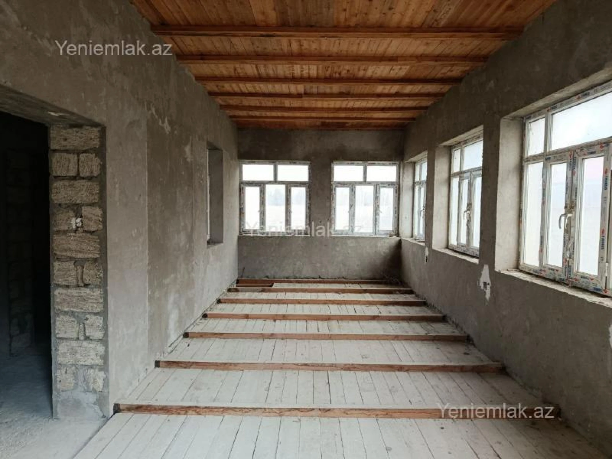 Satılır 4 otaqlı həyət evi 390 m²