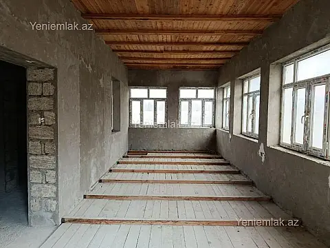 Satılır 4 otaqlı həyət evi 390 m²