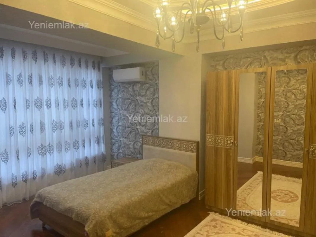 Satılır 5 otaqlı yeni tikili 300 m²