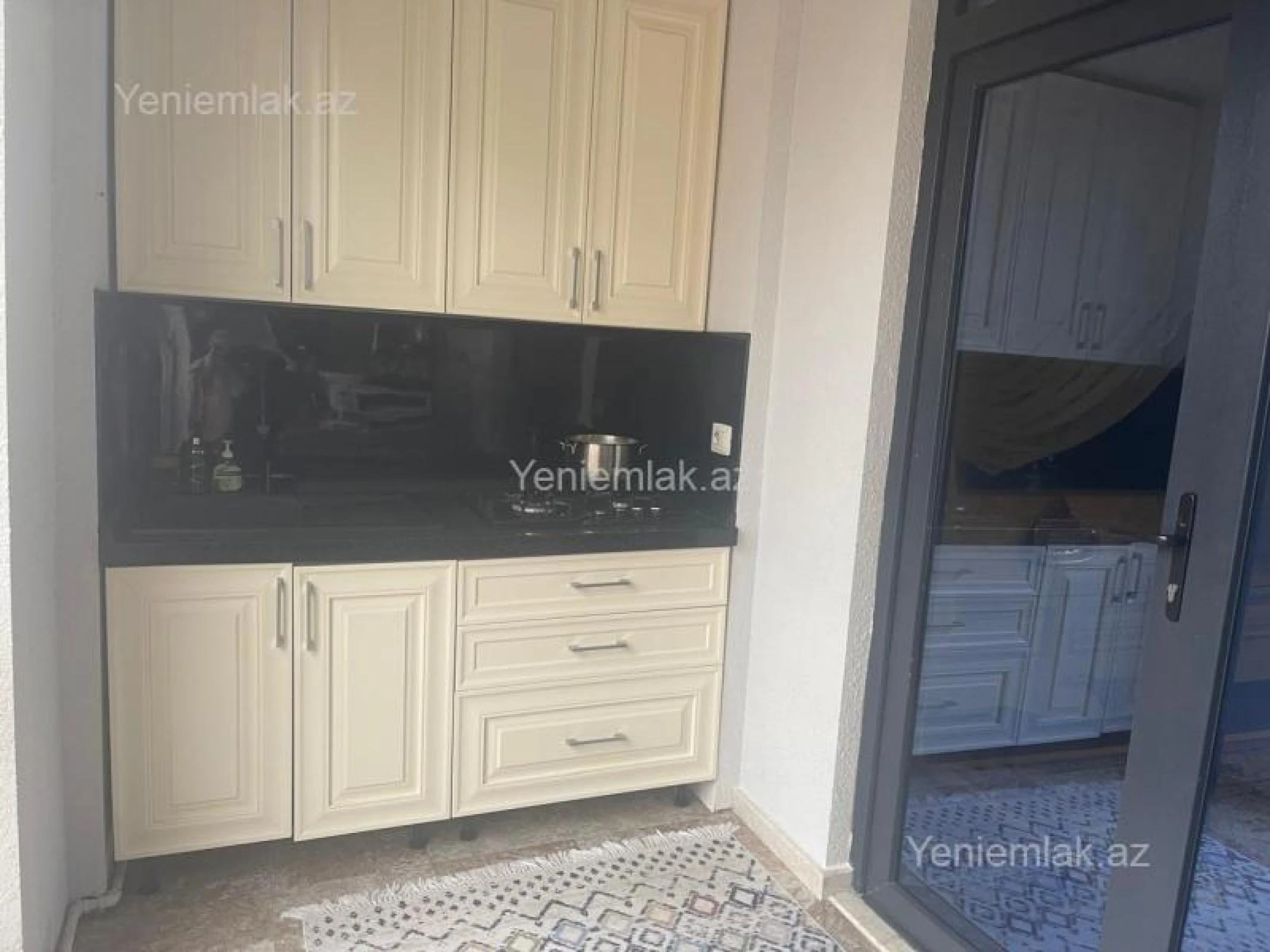 Satılır 5 otaqlı yeni tikili 300 m²