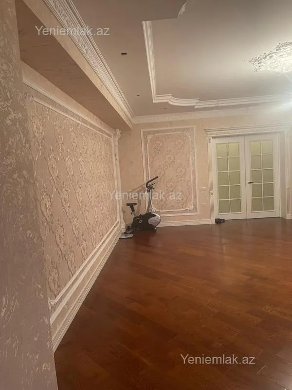 Satılır 5 otaqlı yeni tikili 300 m²