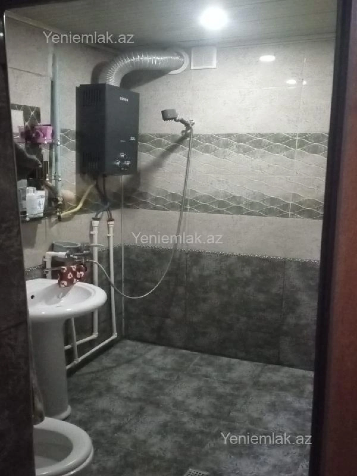 Satılır 2 otaqlı köhnə tikili 45 m²
