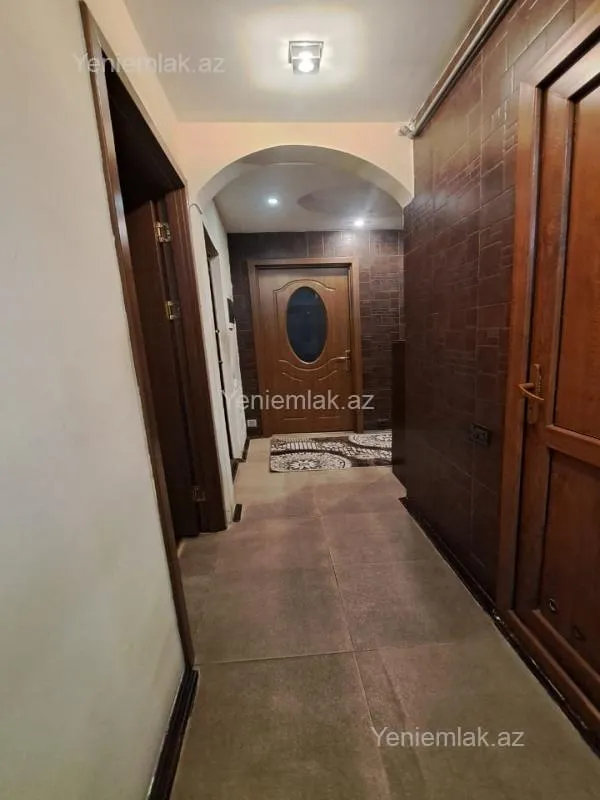 Satılır 2 otaqlı köhnə tikili 60 m²