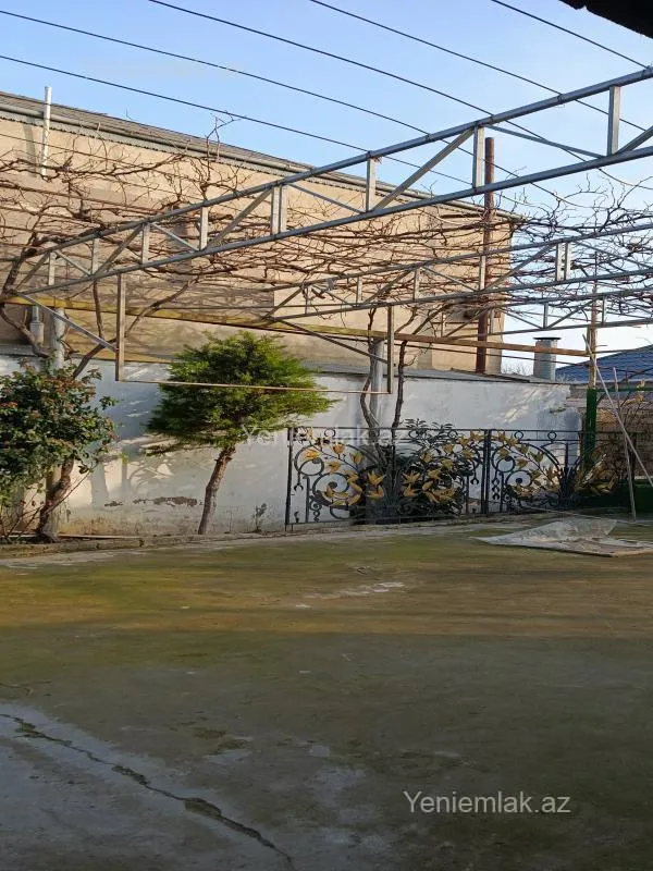 Satılır 5 otaqlı həyət evi 160 m²