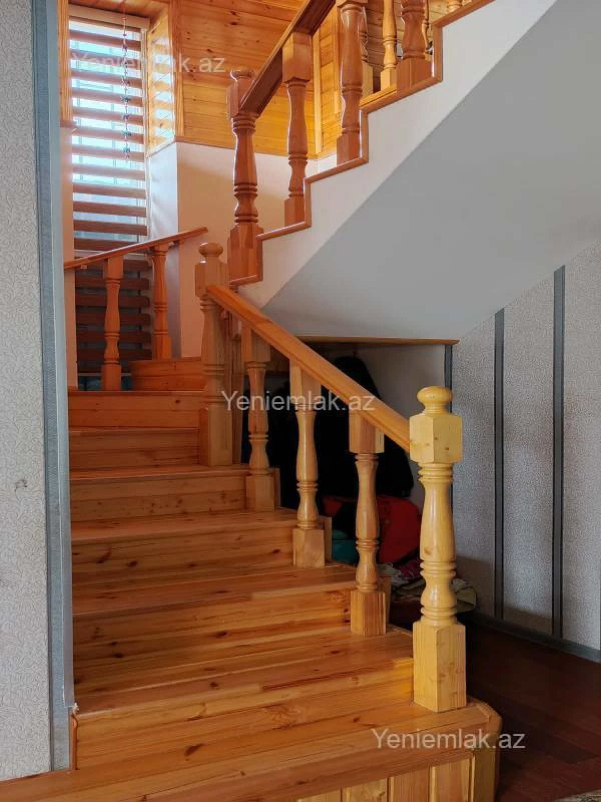 Satılır 5 otaqlı həyət evi 160 m²