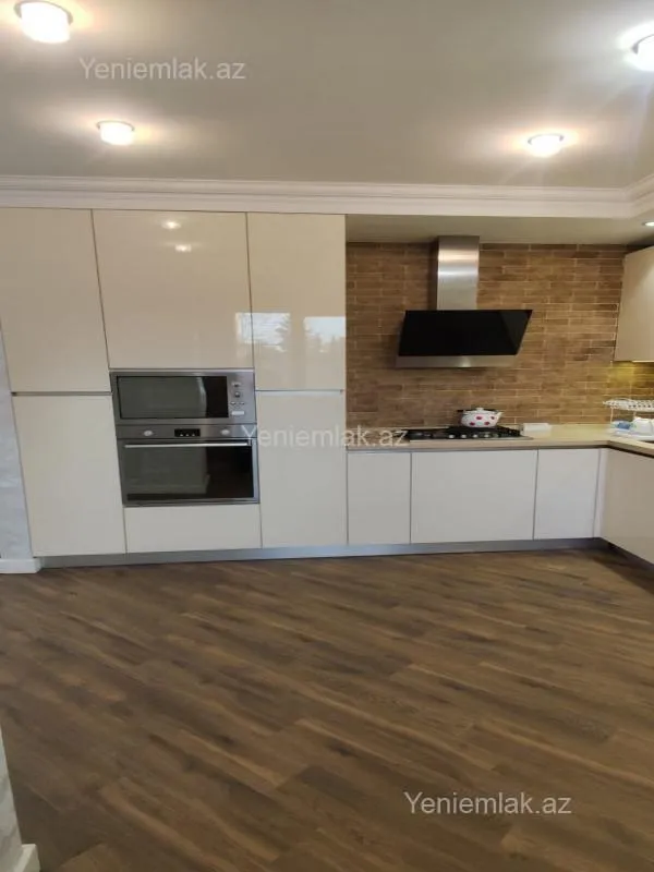 Satılır 5 otaqlı köhnə tikili 115 m²