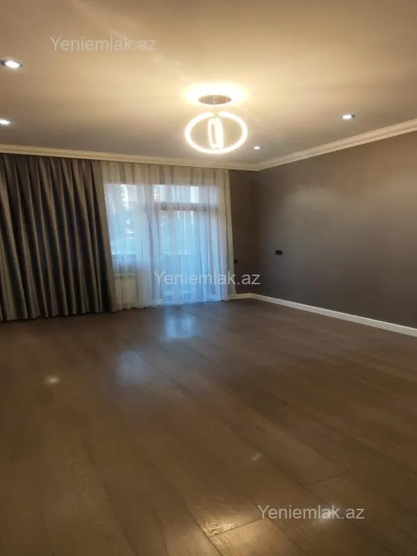 Satılır 5 otaqlı köhnə tikili 115 m²