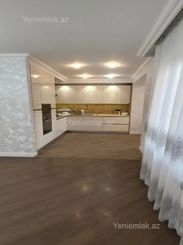Satılır 5 otaqlı köhnə tikili 115 m²