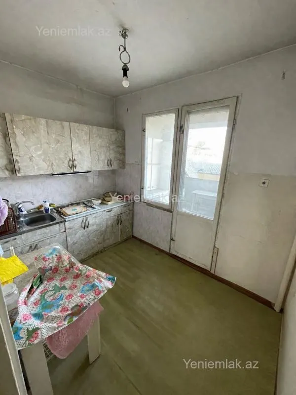 Satılır 2 otaqlı köhnə tikili 51 m²
