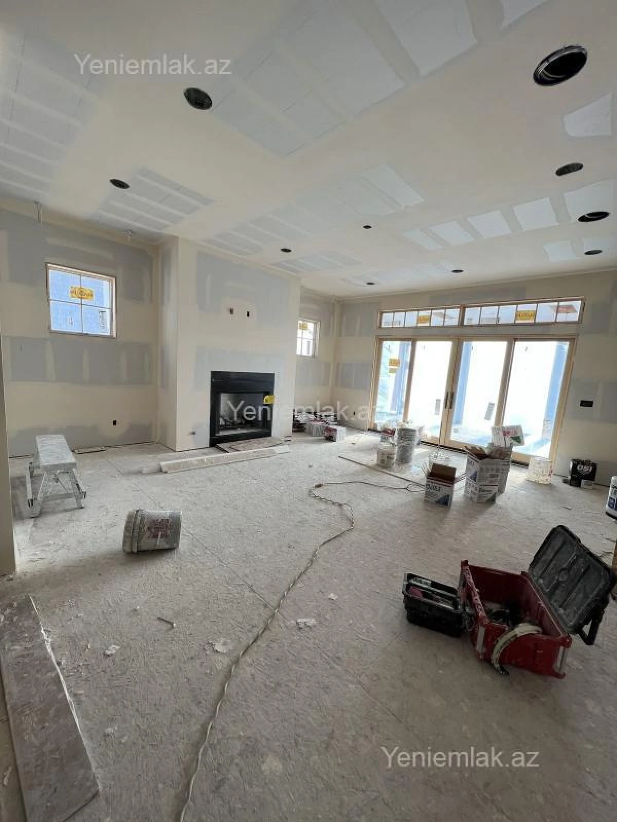 Satılır 13 otaqlı obyekt 1684 m²