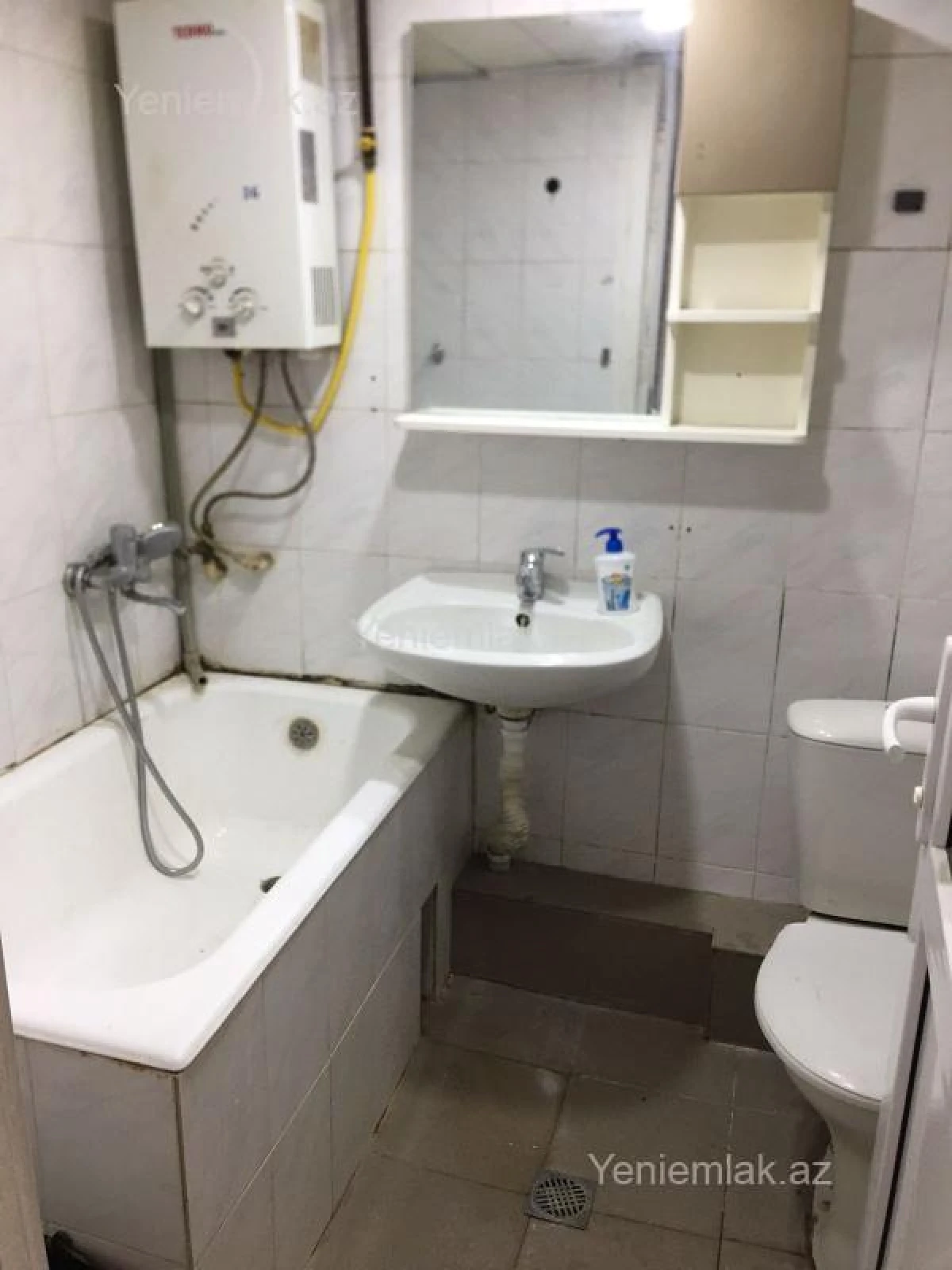 Satılır 1 otaqlı köhnə tikili 35 m²
