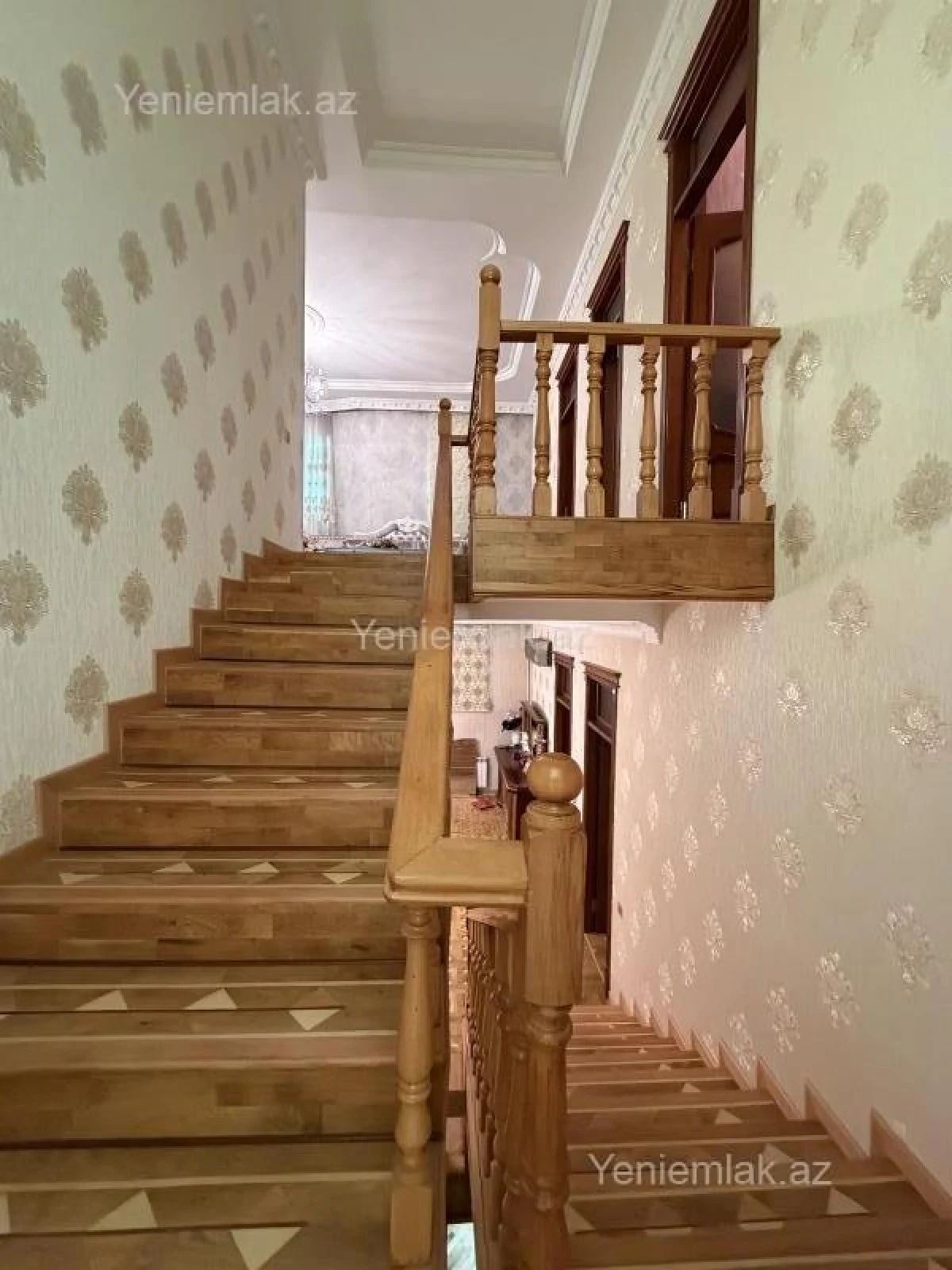 Satılır 7 otaqlı həyət evi 300 m²