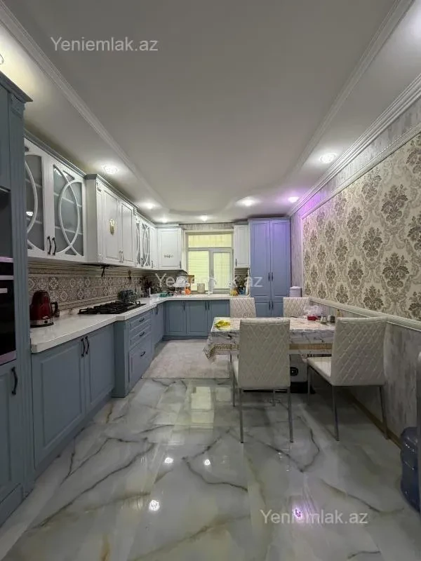 Satılır 7 otaqlı həyət evi 300 m²