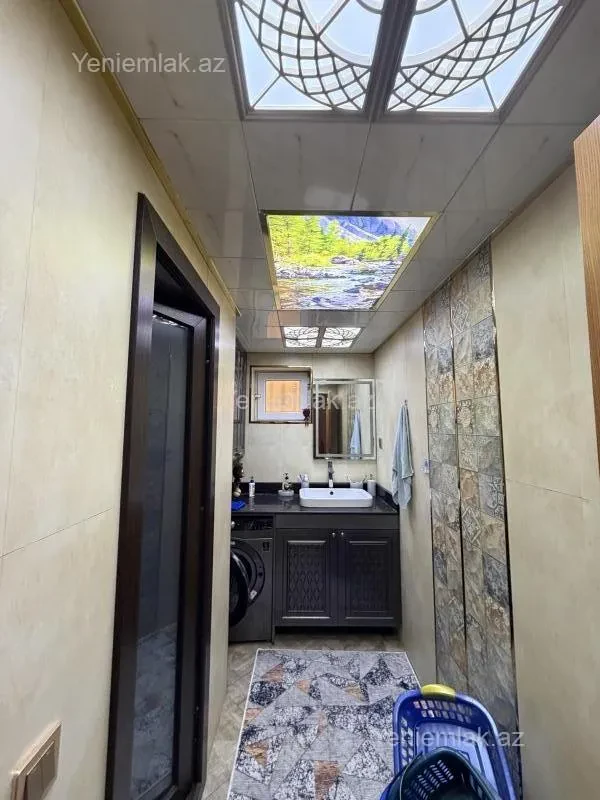 Satılır 7 otaqlı həyət evi 300 m²