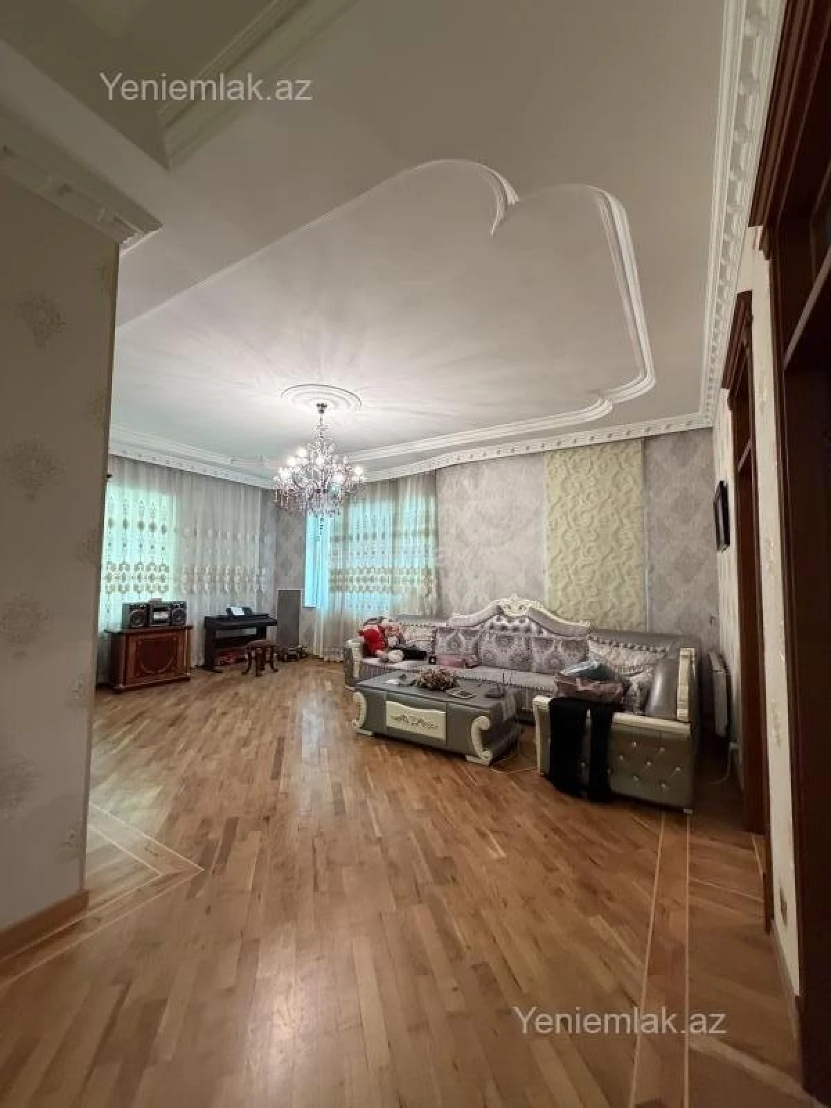 Satılır 7 otaqlı həyət evi 300 m²