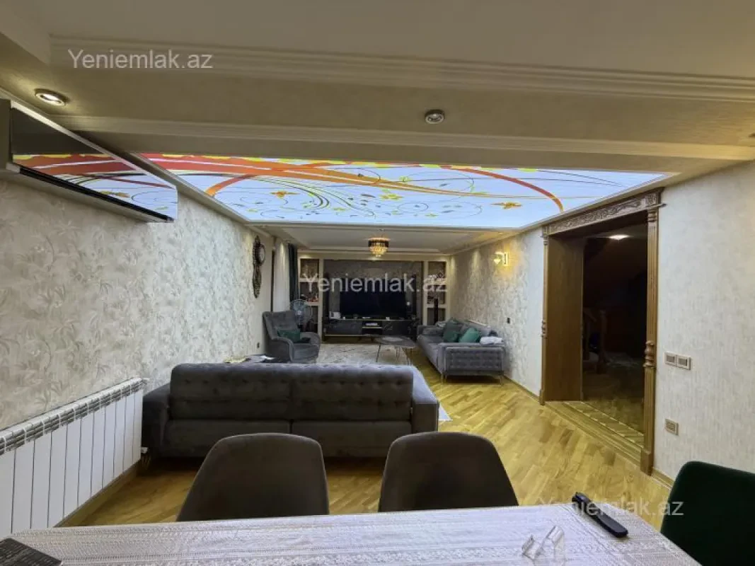 Satılır 7 otaqlı həyət evi 300 m²