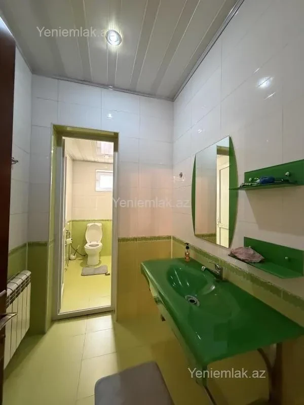 Satılır 7 otaqlı həyət evi 300 m²