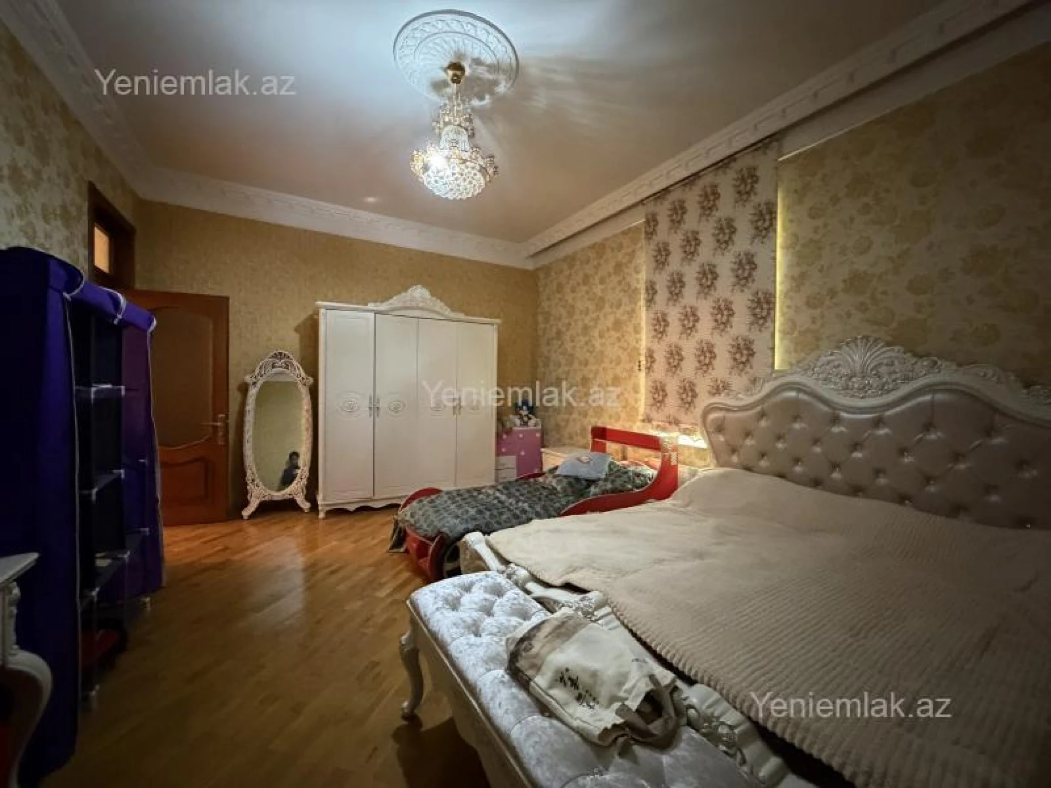 Satılır 7 otaqlı həyət evi 300 m²