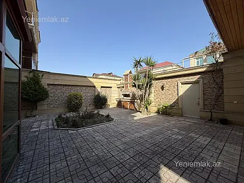 Satılır 7 otaqlı həyət evi 300 m²
