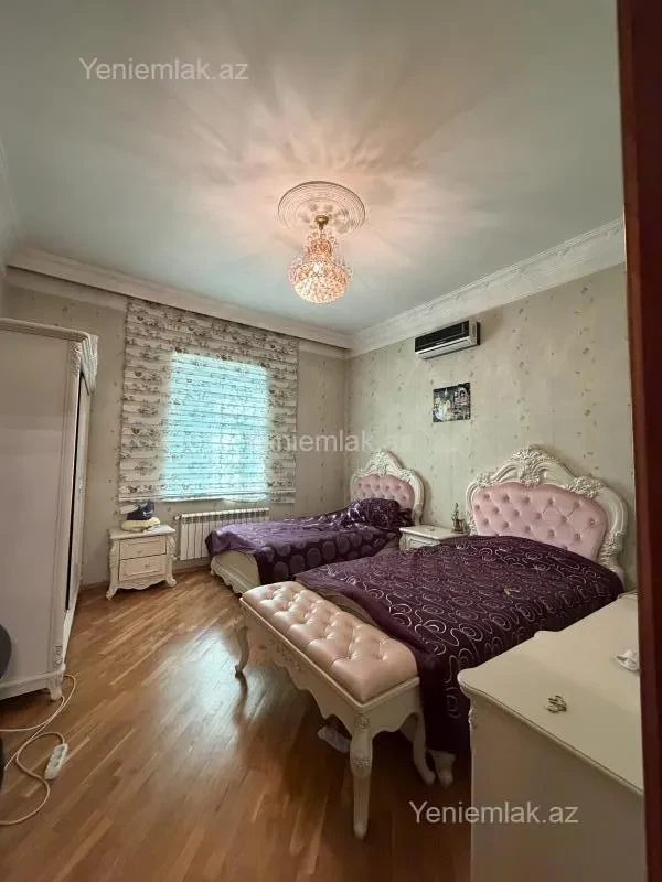 Satılır 7 otaqlı həyət evi 300 m²