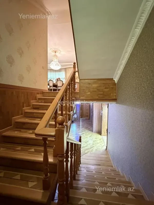 Satılır 7 otaqlı həyət evi 300 m²