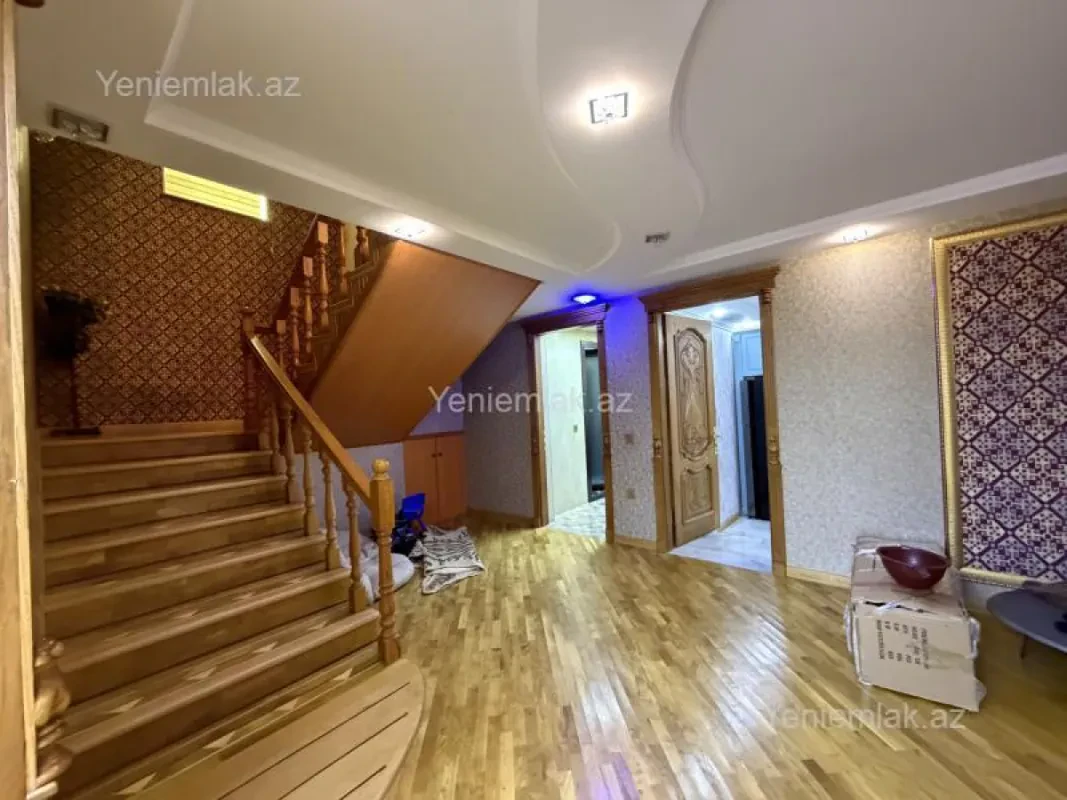 Satılır 7 otaqlı həyət evi 300 m²