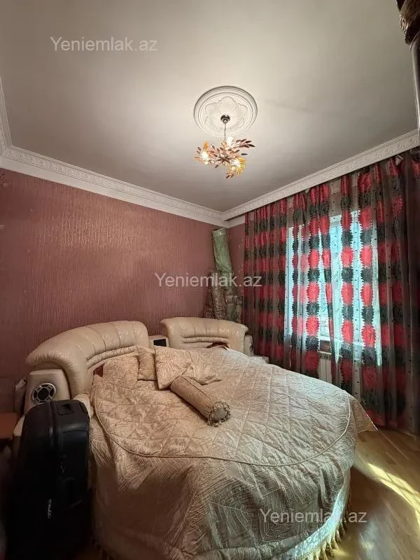 Satılır 7 otaqlı həyət evi 300 m²