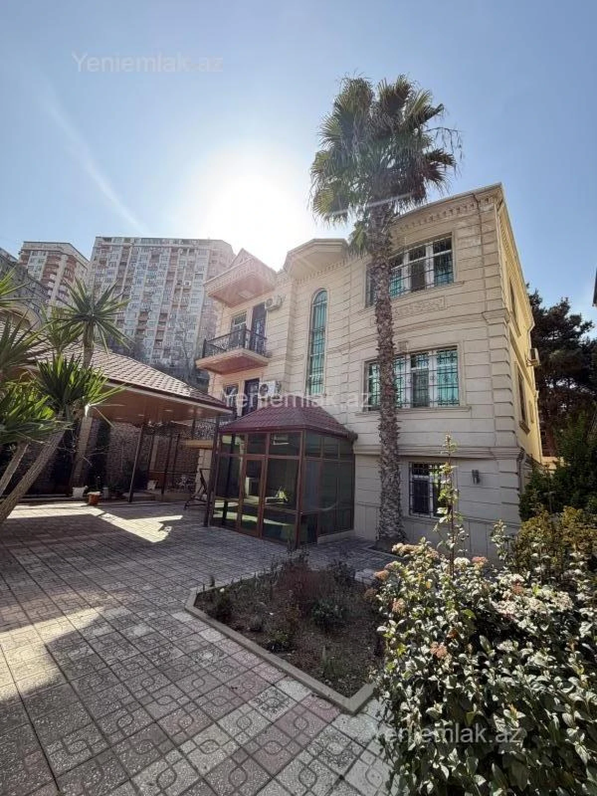 Satılır 7 otaqlı həyət evi 300 m²