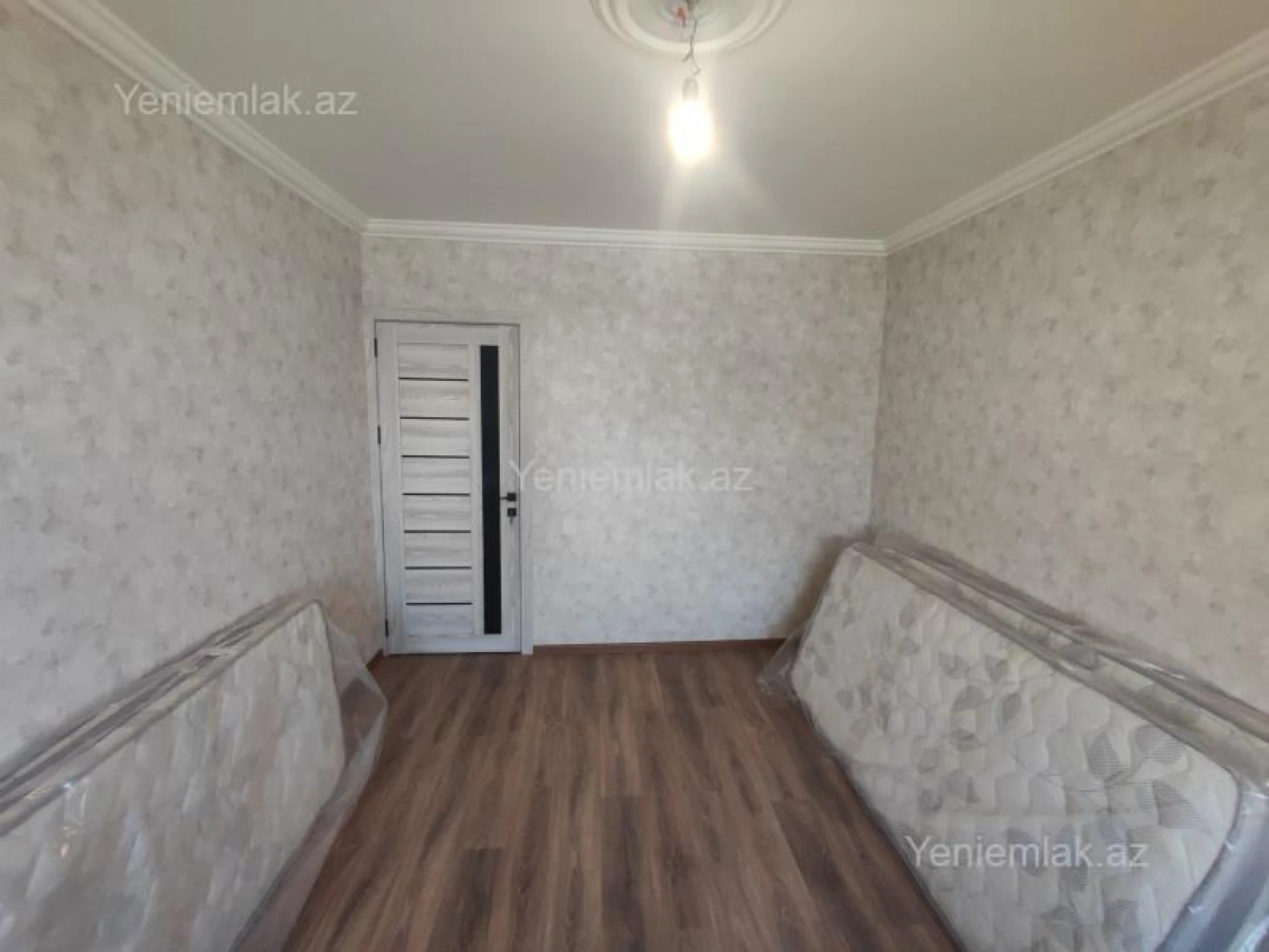 Satılır 2 otaqlı köhnə tikili 60 m²