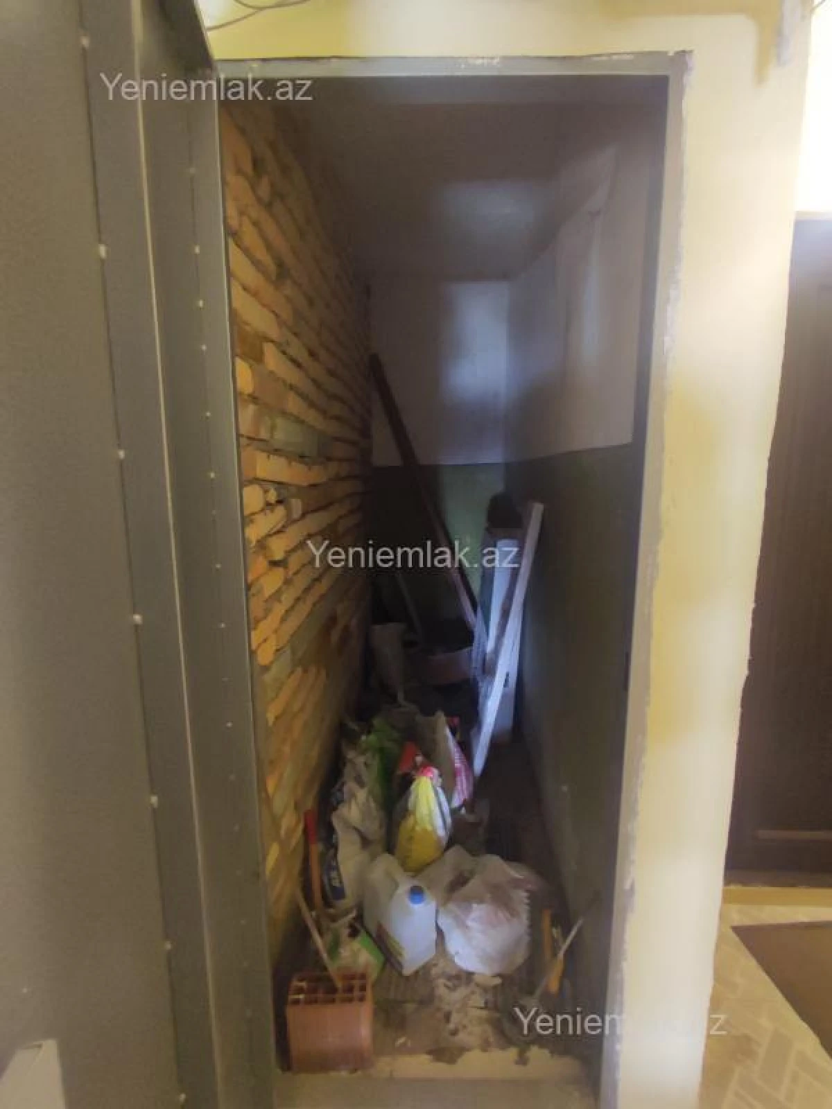 Satılır 2 otaqlı köhnə tikili 60 m²