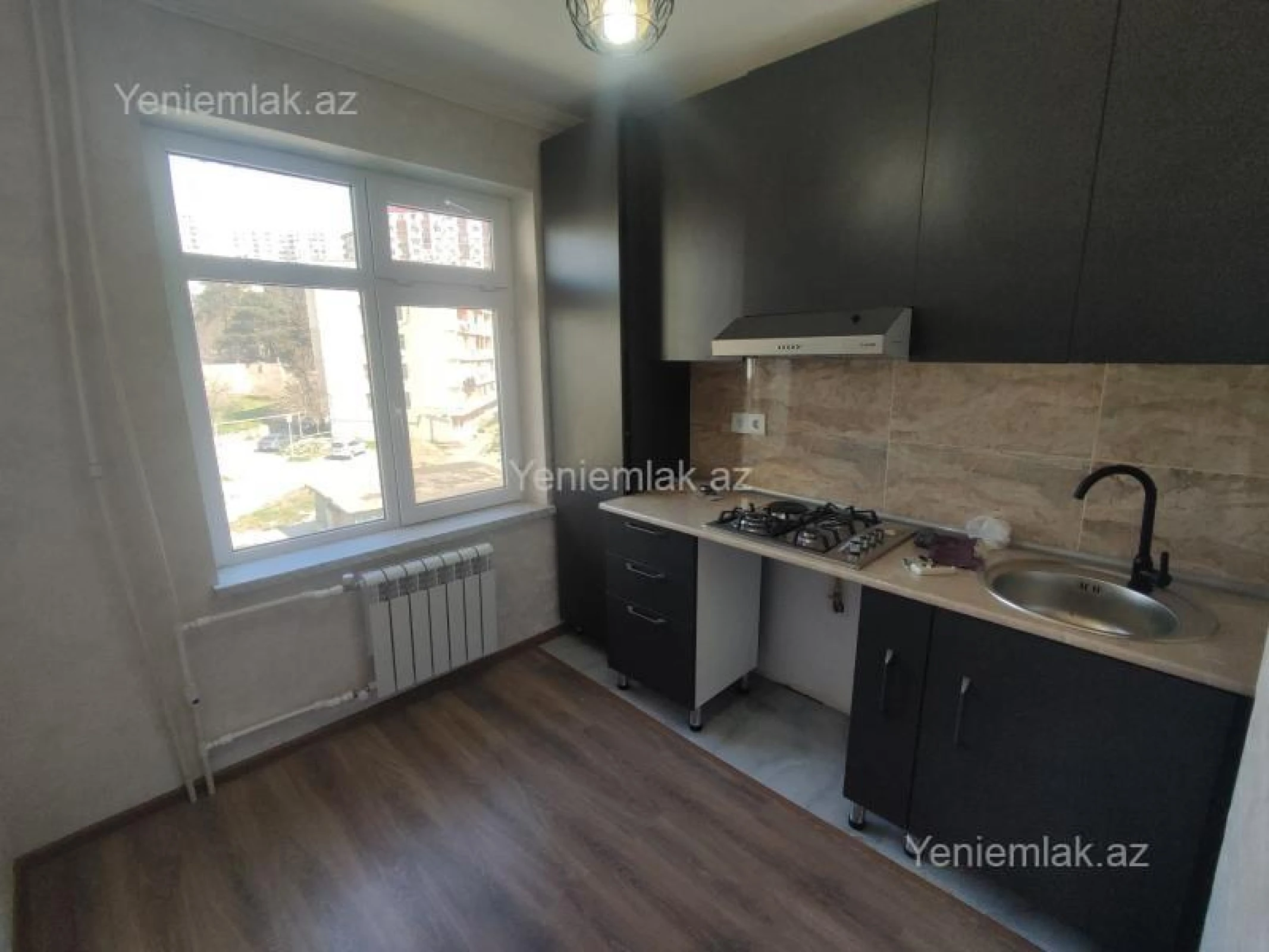 Satılır 2 otaqlı köhnə tikili 60 m²