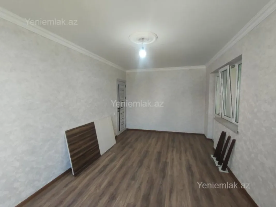 Satılır 2 otaqlı köhnə tikili 60 m²